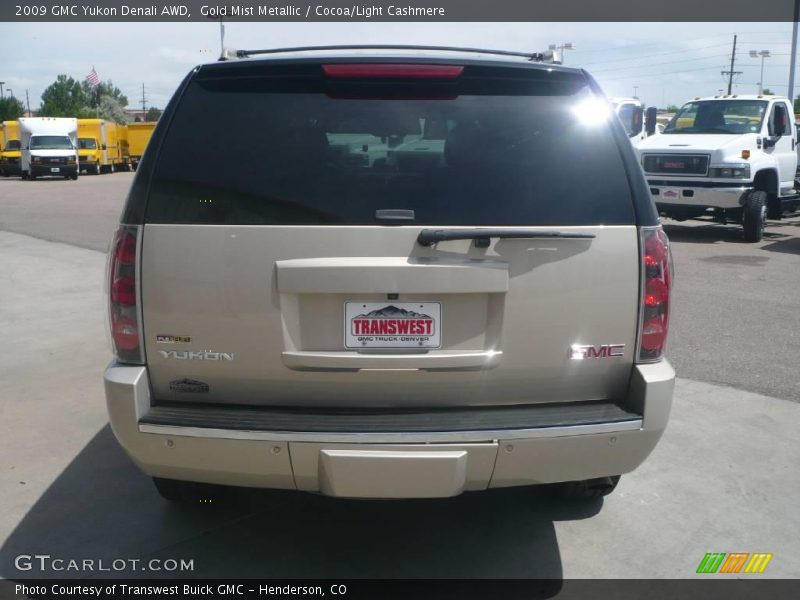 Gold Mist Metallic / Cocoa/Light Cashmere 2009 GMC Yukon Denali AWD