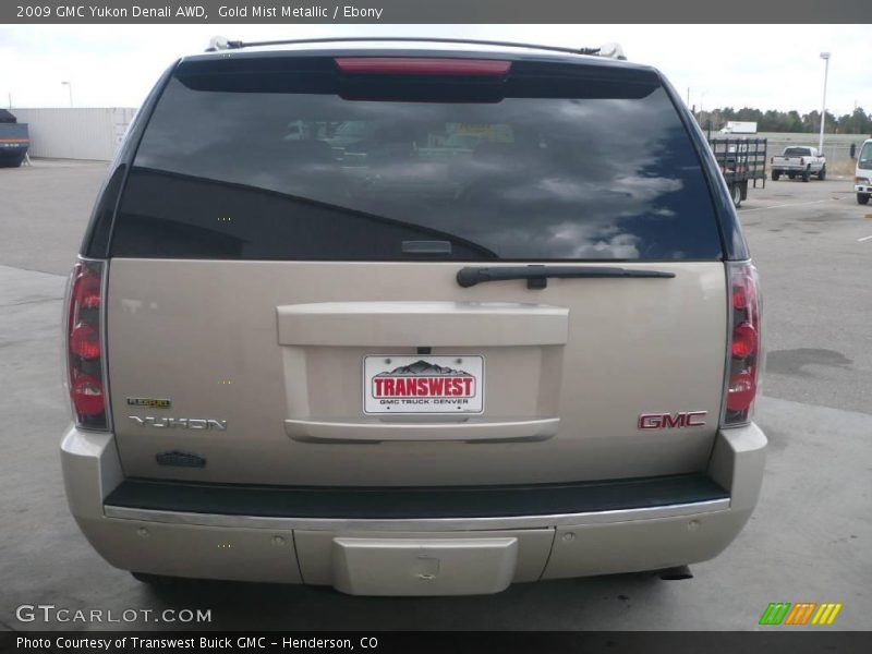 Gold Mist Metallic / Ebony 2009 GMC Yukon Denali AWD