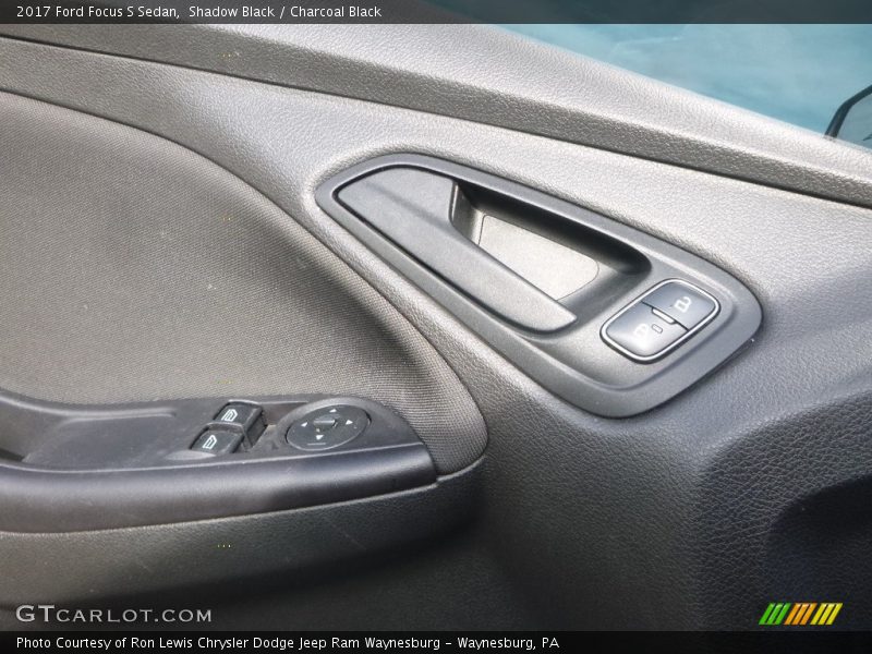Shadow Black / Charcoal Black 2017 Ford Focus S Sedan