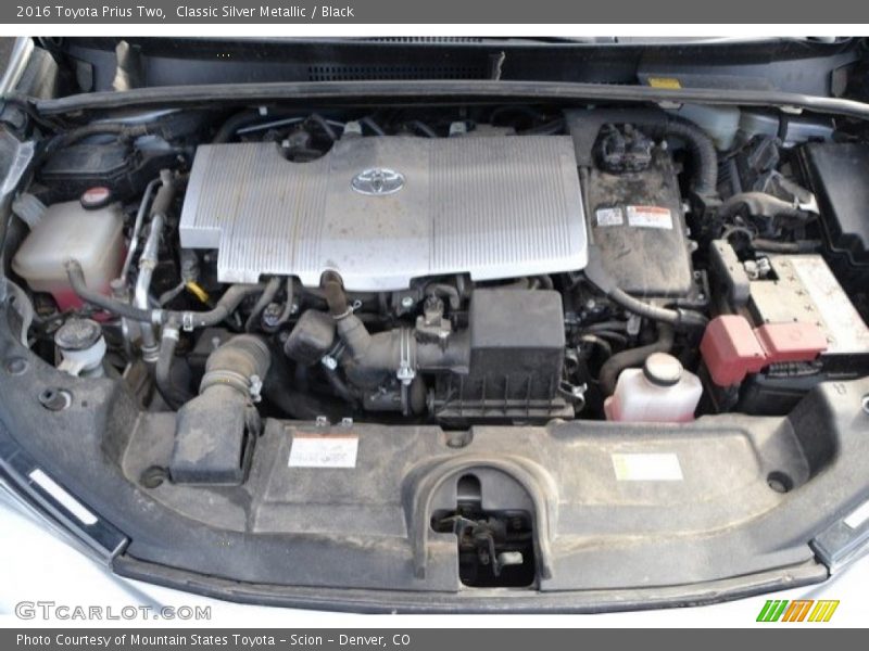 Classic Silver Metallic / Black 2016 Toyota Prius Two