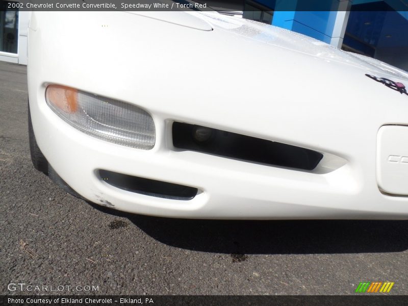 Speedway White / Torch Red 2002 Chevrolet Corvette Convertible
