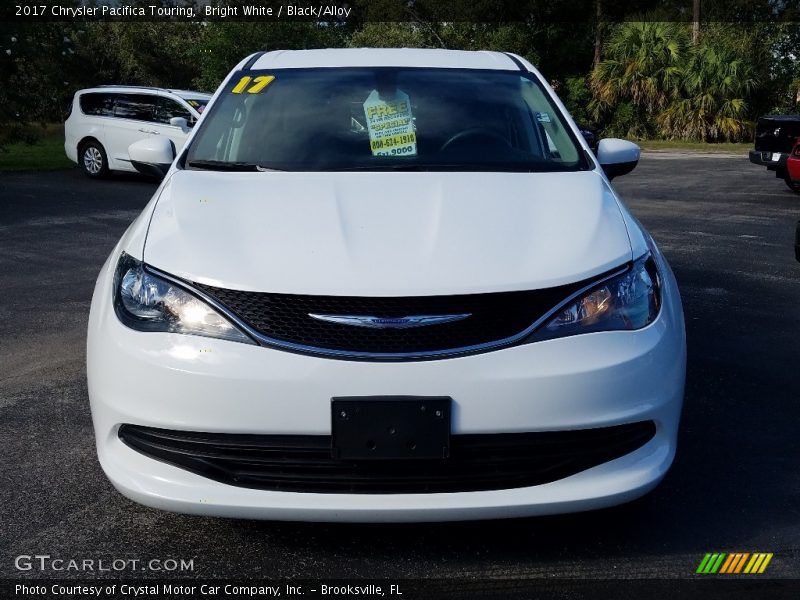 Bright White / Black/Alloy 2017 Chrysler Pacifica Touring