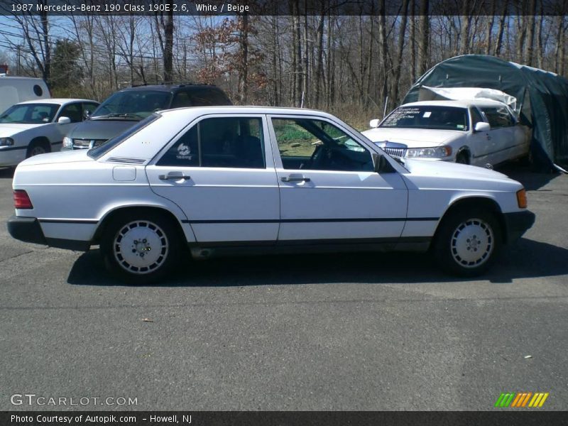 White / Beige 1987 Mercedes-Benz 190 Class 190E 2.6