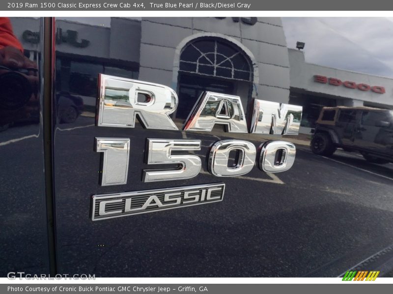  2019 1500 Classic Express Crew Cab 4x4 Logo