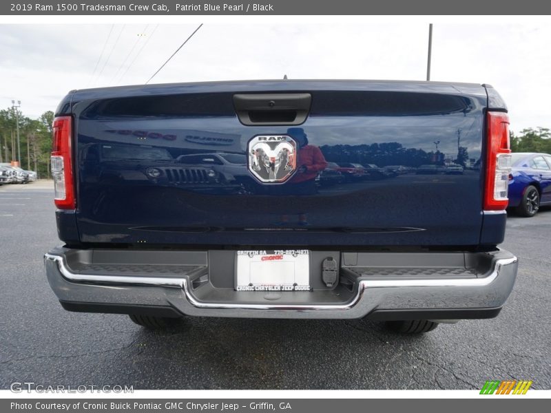 Patriot Blue Pearl / Black 2019 Ram 1500 Tradesman Crew Cab