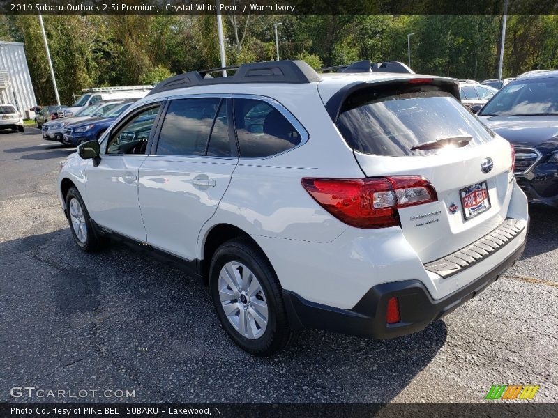Crystal White Pearl / Warm Ivory 2019 Subaru Outback 2.5i Premium