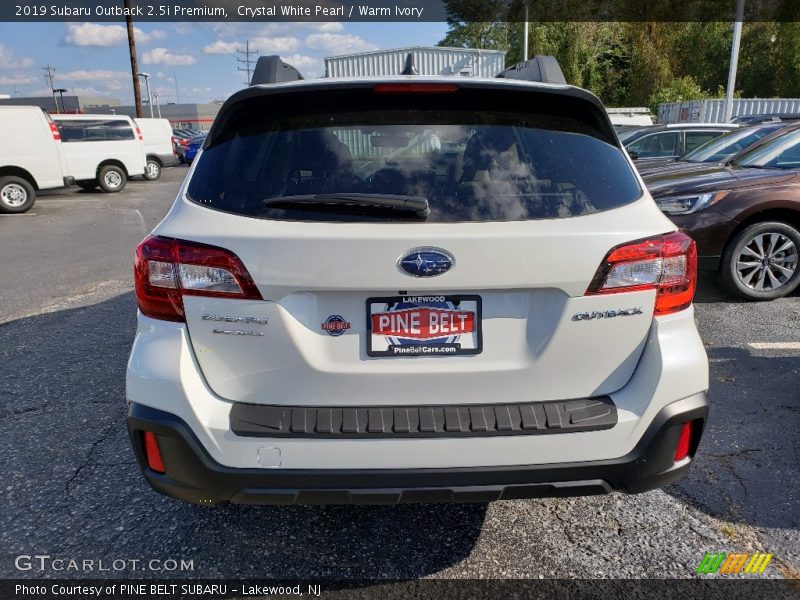Crystal White Pearl / Warm Ivory 2019 Subaru Outback 2.5i Premium