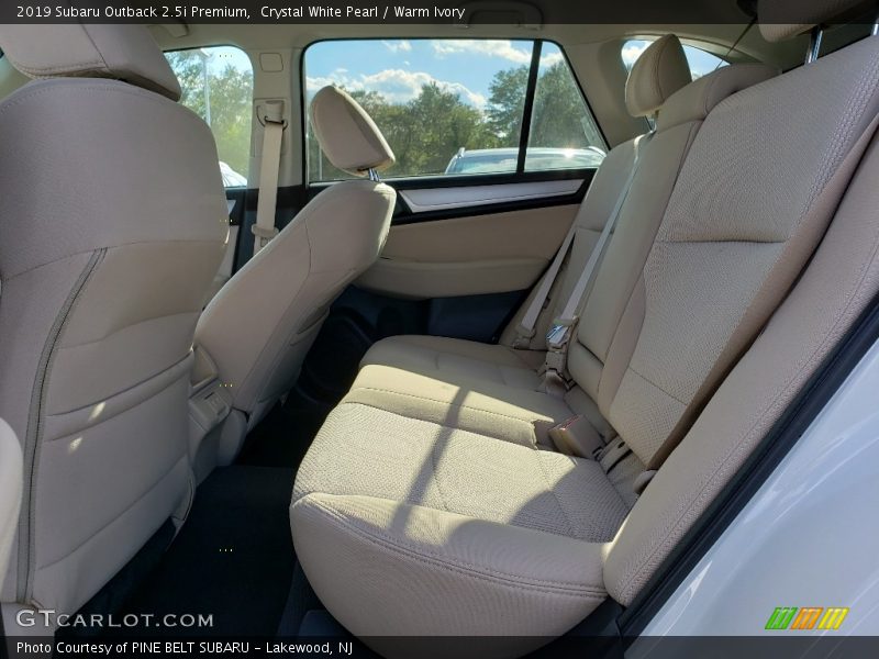 Crystal White Pearl / Warm Ivory 2019 Subaru Outback 2.5i Premium