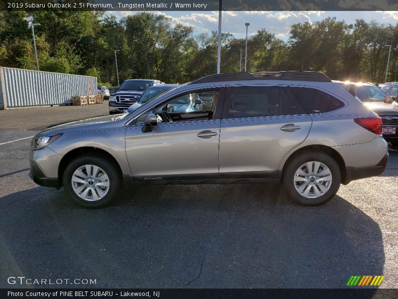 Tungsten Metallic / Warm Ivory 2019 Subaru Outback 2.5i Premium