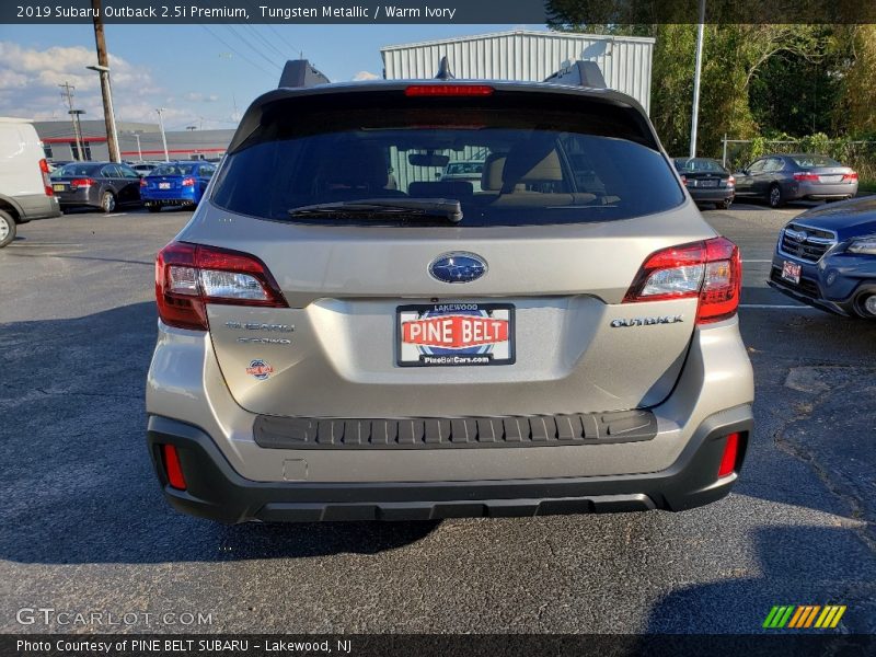 Tungsten Metallic / Warm Ivory 2019 Subaru Outback 2.5i Premium