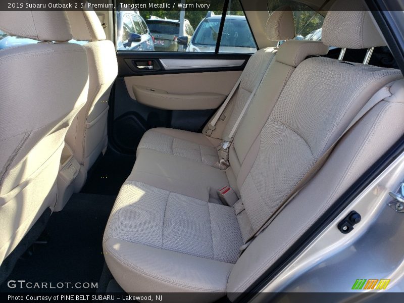 Tungsten Metallic / Warm Ivory 2019 Subaru Outback 2.5i Premium