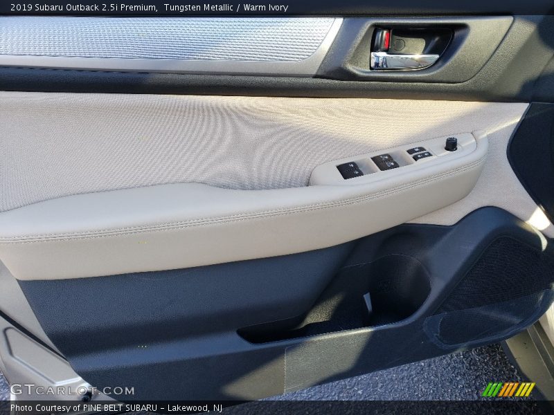 Tungsten Metallic / Warm Ivory 2019 Subaru Outback 2.5i Premium