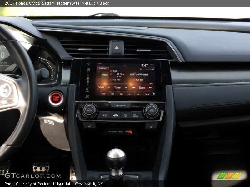 Modern Steel Metallic / Black 2017 Honda Civic Si Sedan
