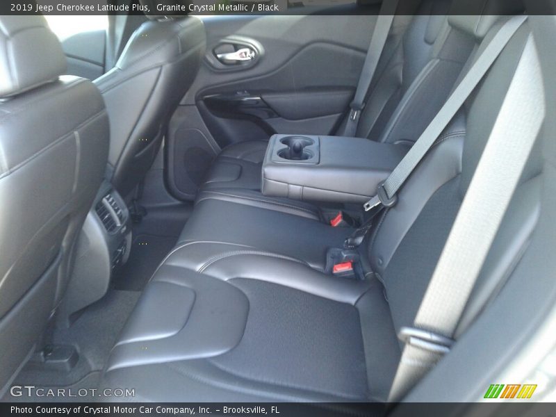 Granite Crystal Metallic / Black 2019 Jeep Cherokee Latitude Plus