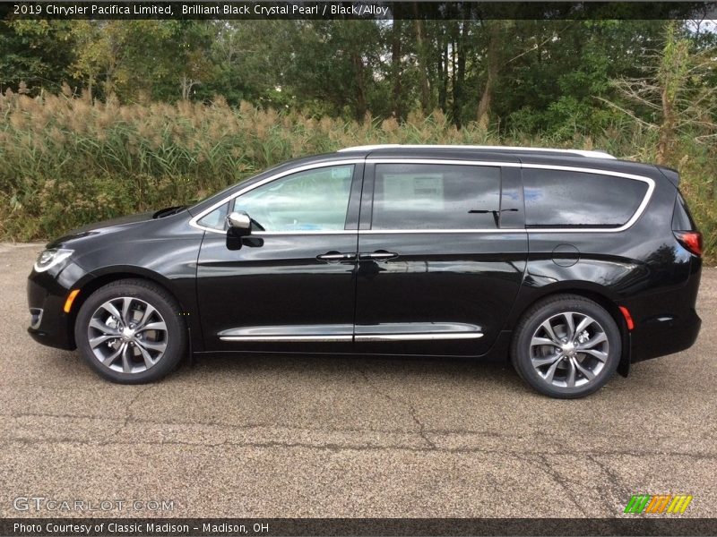 Brilliant Black Crystal Pearl / Black/Alloy 2019 Chrysler Pacifica Limited