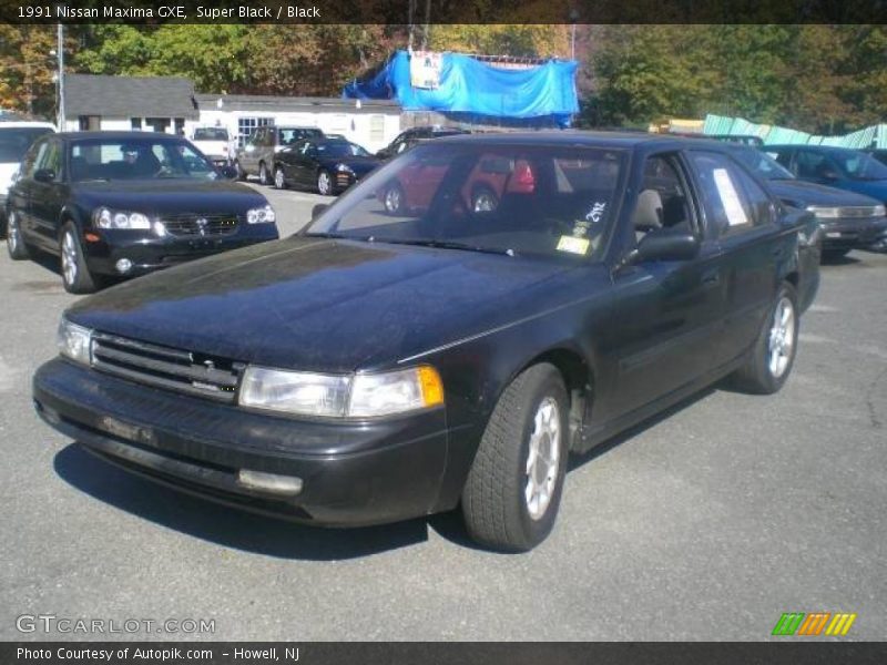 Super Black / Black 1991 Nissan Maxima GXE