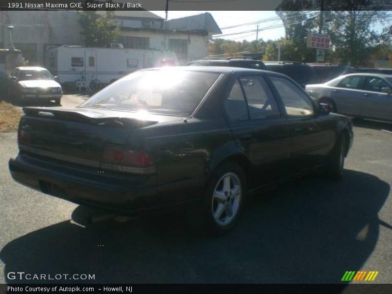 Super Black / Black 1991 Nissan Maxima GXE