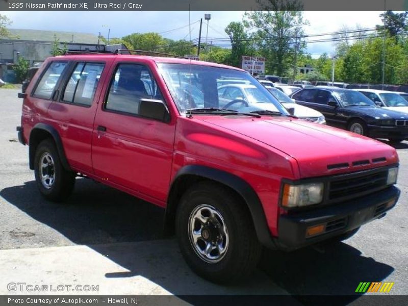 Ultra Red / Gray 1995 Nissan Pathfinder XE