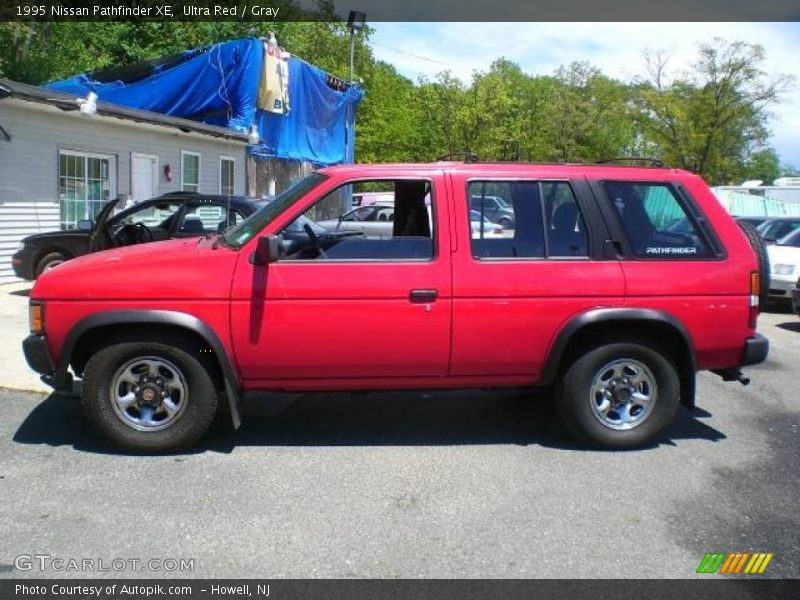 Ultra Red / Gray 1995 Nissan Pathfinder XE