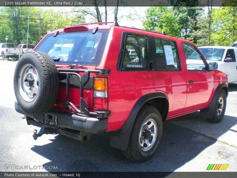 Ultra Red / Gray 1995 Nissan Pathfinder XE