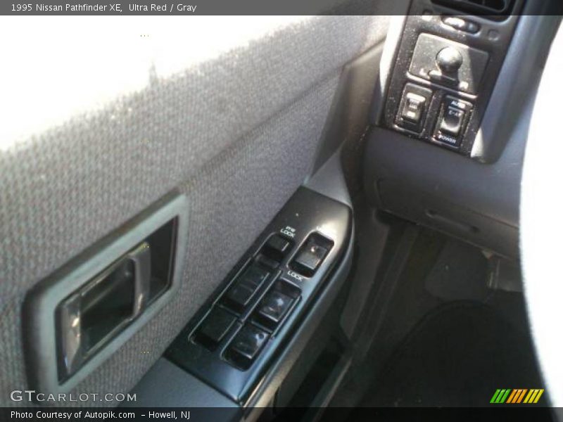 Ultra Red / Gray 1995 Nissan Pathfinder XE