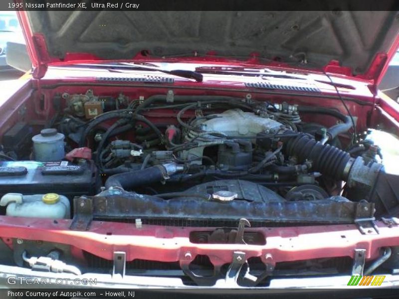 Ultra Red / Gray 1995 Nissan Pathfinder XE