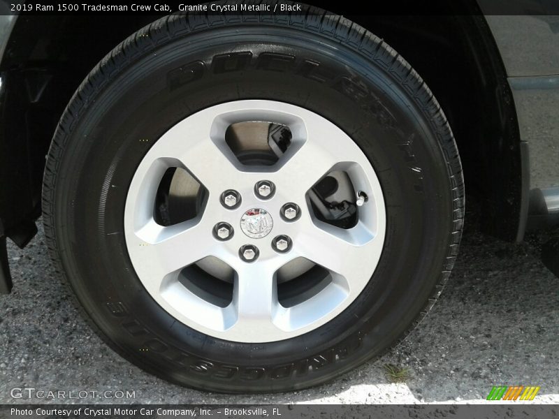 Granite Crystal Metallic / Black 2019 Ram 1500 Tradesman Crew Cab