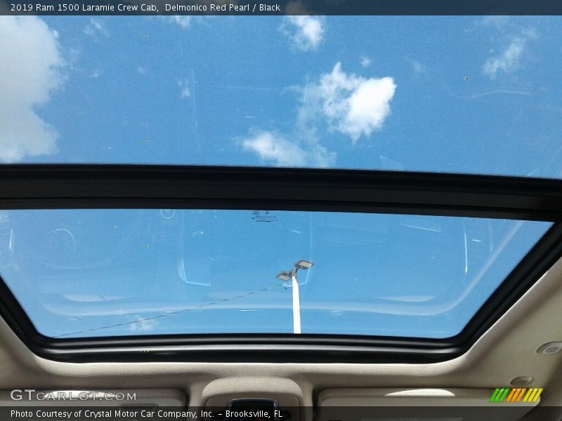 Delmonico Red Pearl / Black 2019 Ram 1500 Laramie Crew Cab
