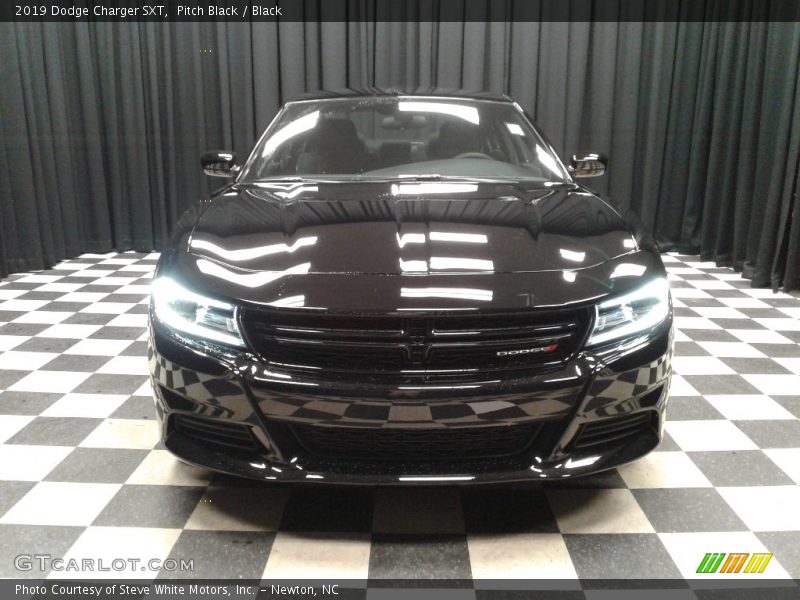 Pitch Black / Black 2019 Dodge Charger SXT