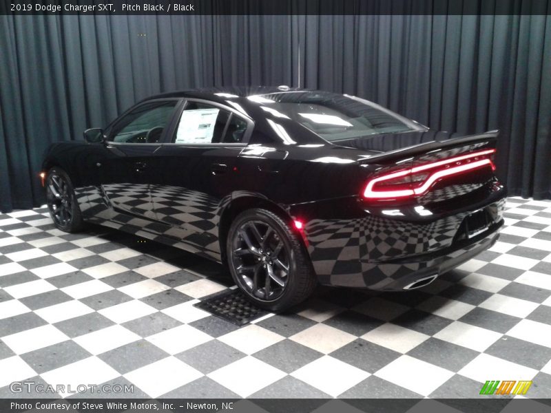Pitch Black / Black 2019 Dodge Charger SXT