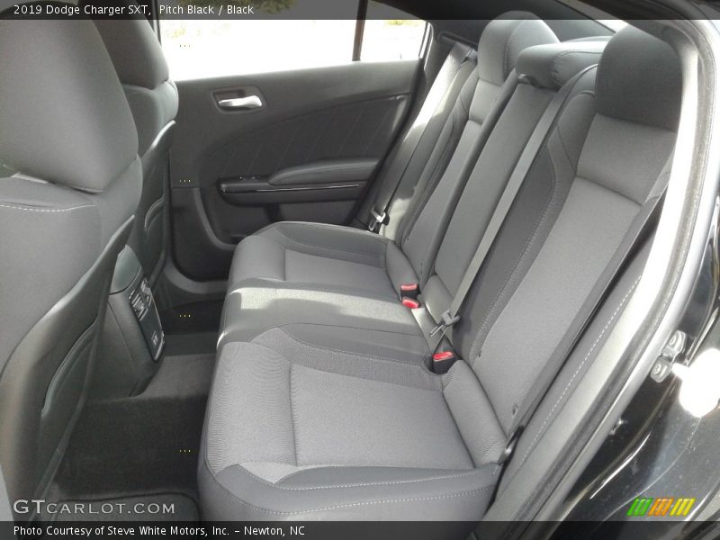 Pitch Black / Black 2019 Dodge Charger SXT