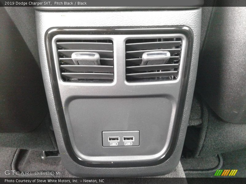 Pitch Black / Black 2019 Dodge Charger SXT