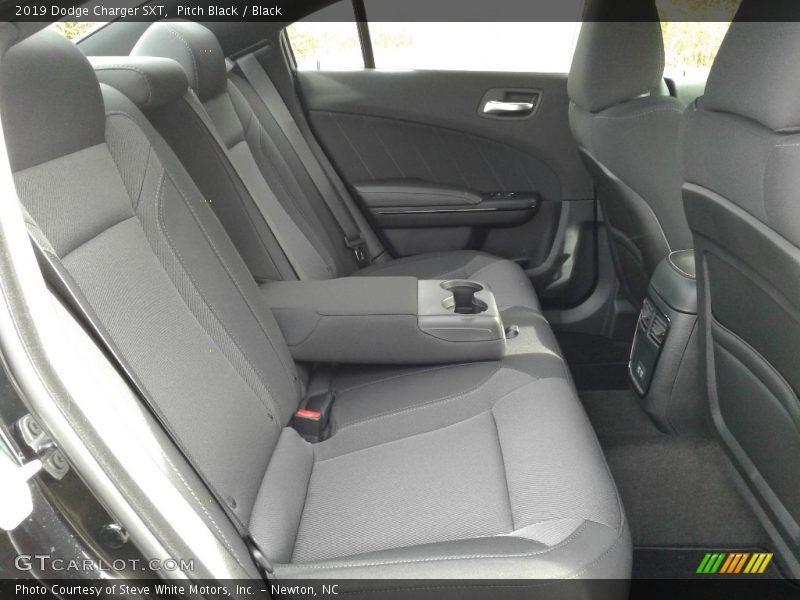 Pitch Black / Black 2019 Dodge Charger SXT