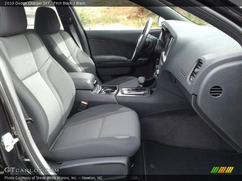 Pitch Black / Black 2019 Dodge Charger SXT