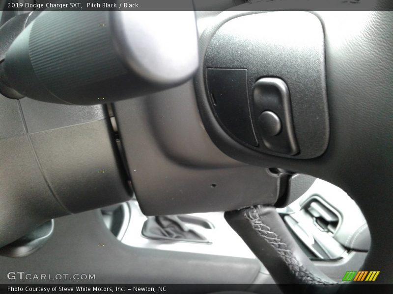 Pitch Black / Black 2019 Dodge Charger SXT