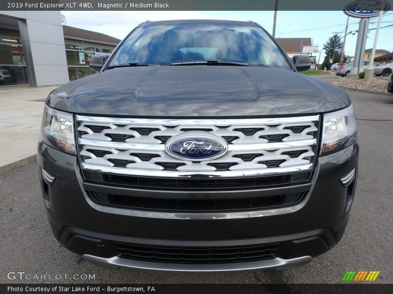 Magnetic / Medium Black 2019 Ford Explorer XLT 4WD