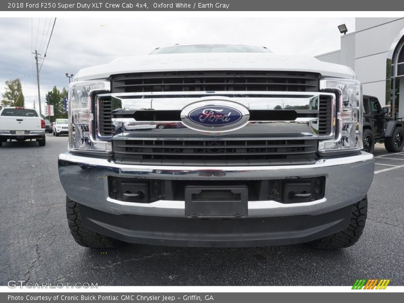 Oxford White / Earth Gray 2018 Ford F250 Super Duty XLT Crew Cab 4x4