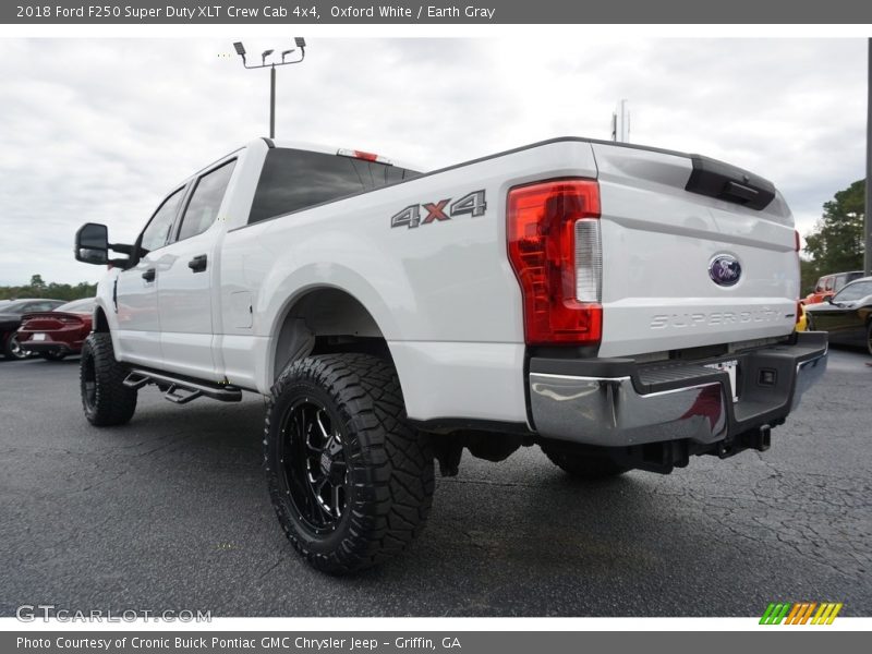 Oxford White / Earth Gray 2018 Ford F250 Super Duty XLT Crew Cab 4x4