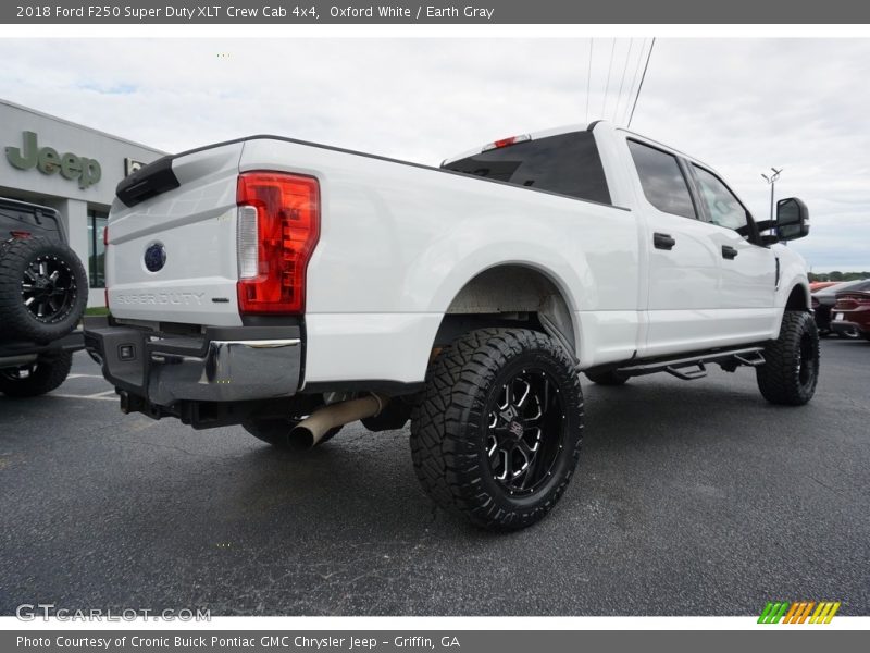 Oxford White / Earth Gray 2018 Ford F250 Super Duty XLT Crew Cab 4x4