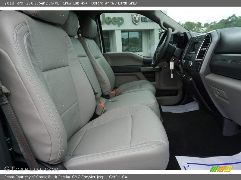 Oxford White / Earth Gray 2018 Ford F250 Super Duty XLT Crew Cab 4x4