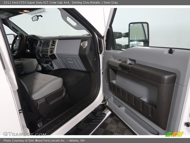 Sterling Grey Metallic / Steel Gray 2011 Ford F250 Super Duty XLT Crew Cab 4x4