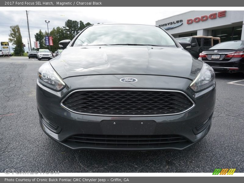 Magnetic / Charcoal Black 2017 Ford Focus SEL Hatch