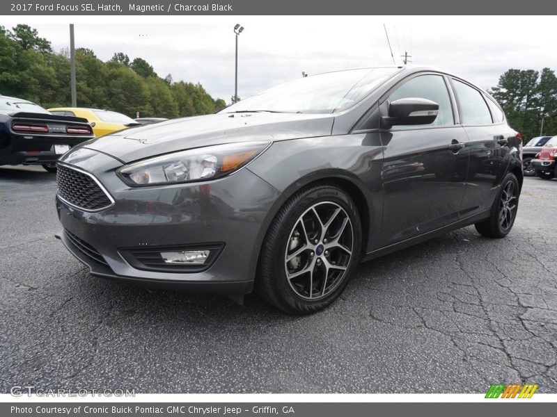Front 3/4 View of 2017 Focus SEL Hatch
