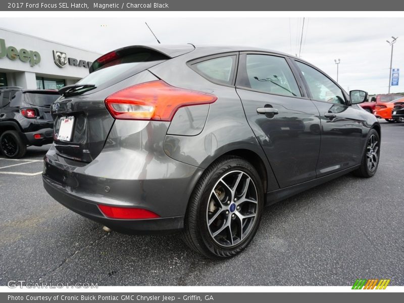 Magnetic / Charcoal Black 2017 Ford Focus SEL Hatch