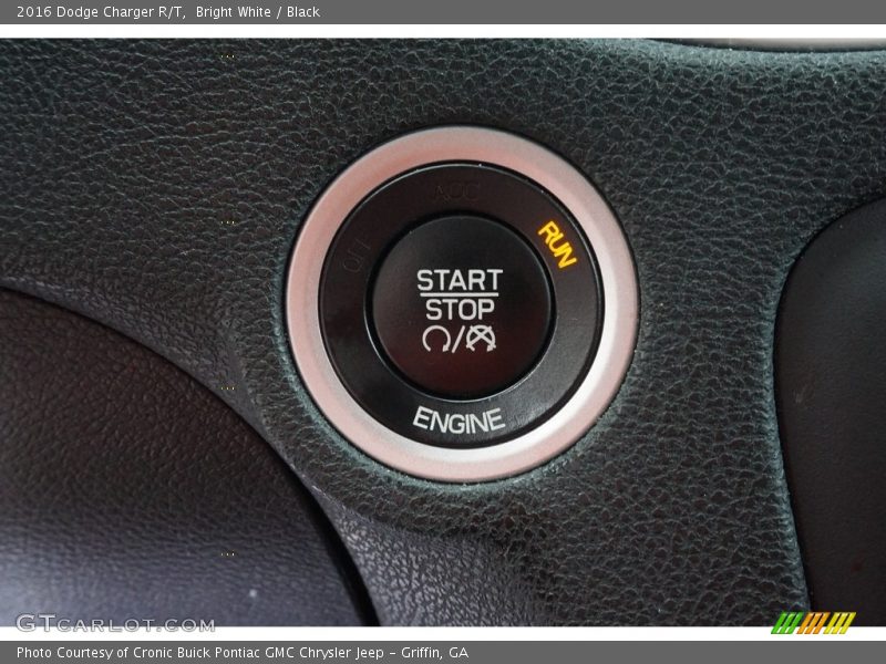 Bright White / Black 2016 Dodge Charger R/T