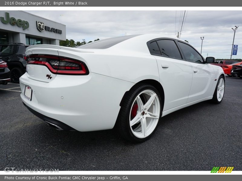 Bright White / Black 2016 Dodge Charger R/T