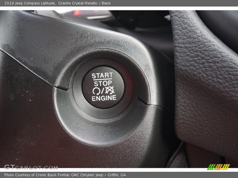 Granite Crystal Metallic / Black 2019 Jeep Compass Latitude