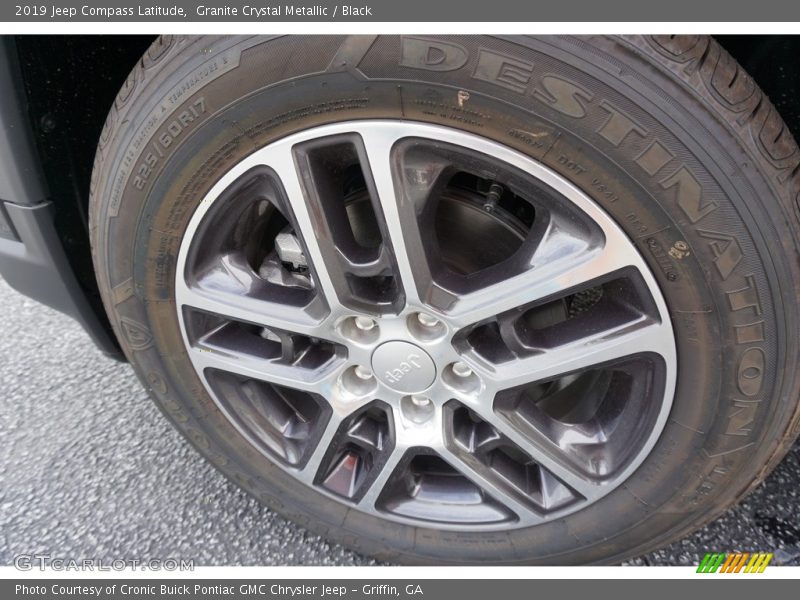 Granite Crystal Metallic / Black 2019 Jeep Compass Latitude