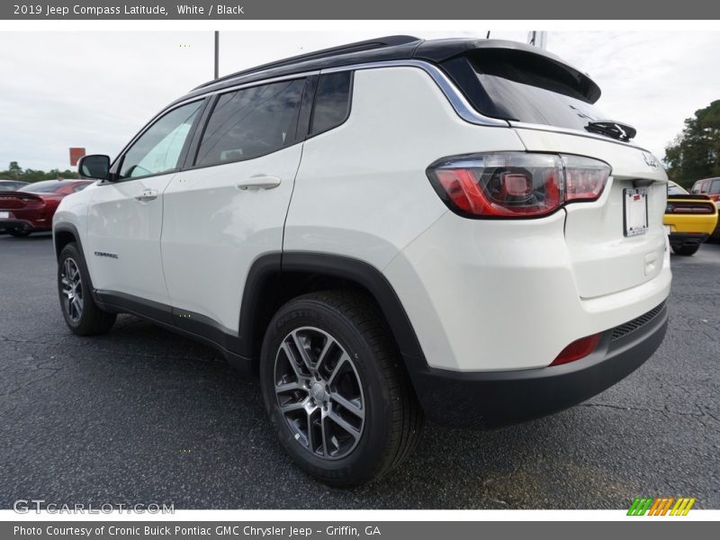 White / Black 2019 Jeep Compass Latitude