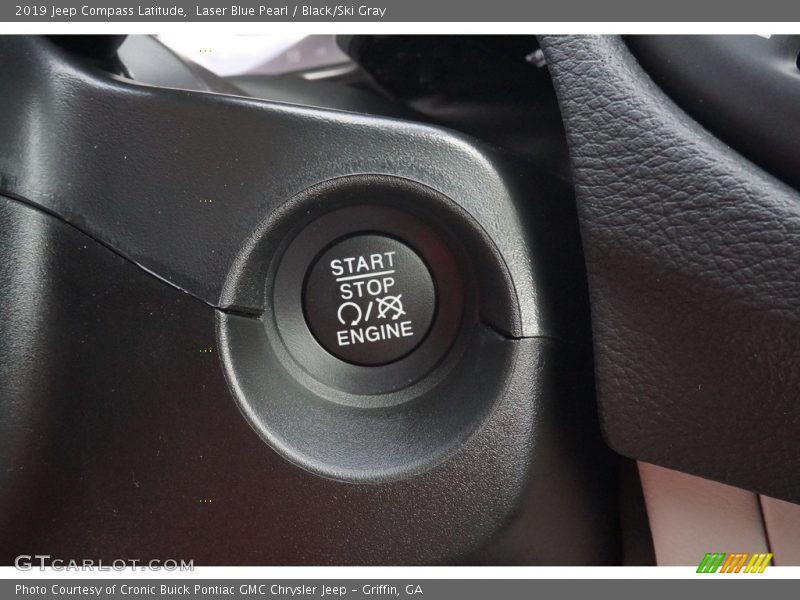 Laser Blue Pearl / Black/Ski Gray 2019 Jeep Compass Latitude